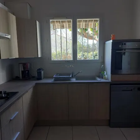 Maison 300 M De La 8pers A Vias